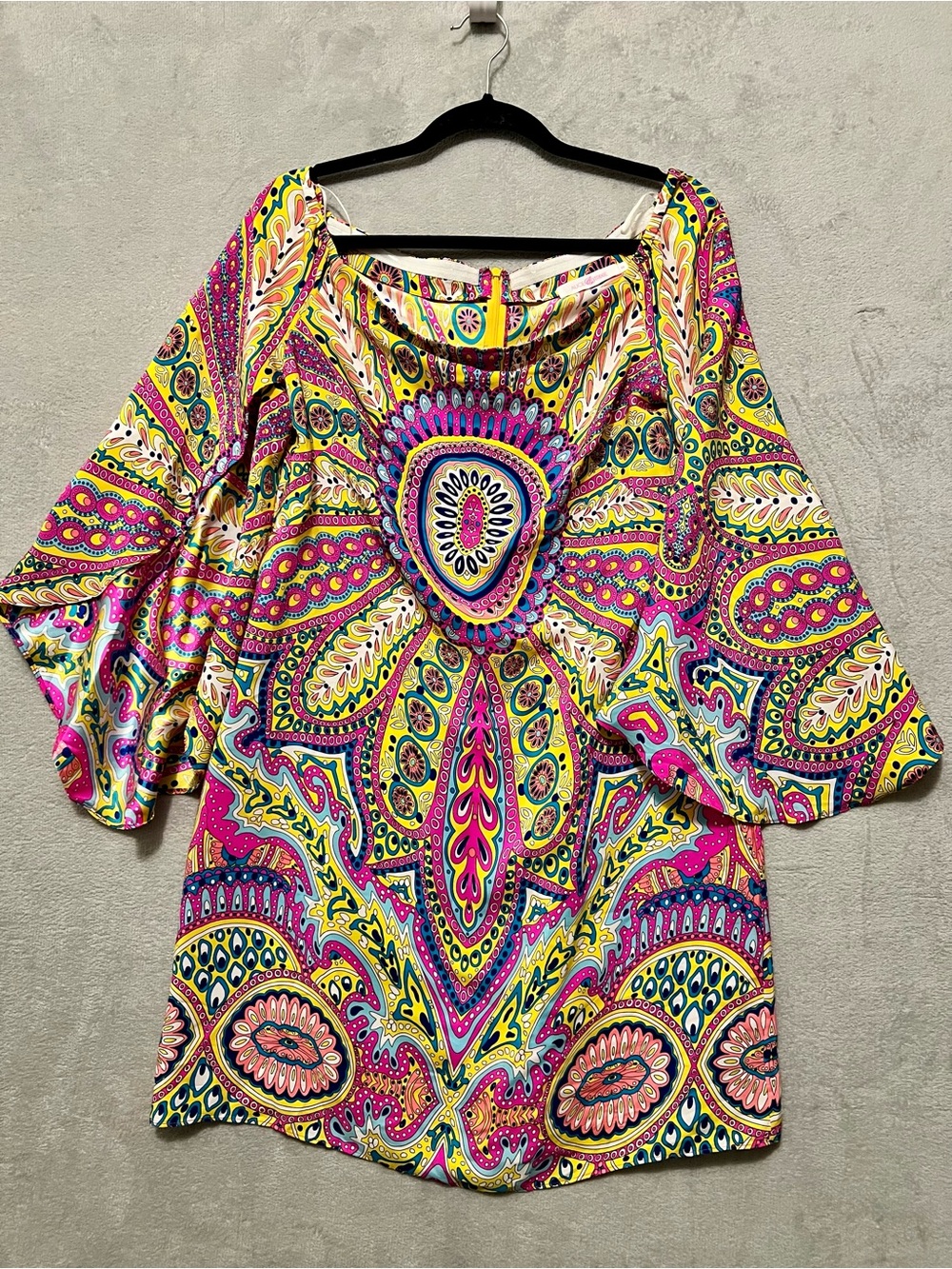 Alice & Trixie Pink Yellow Paisley Off-Shoulder Tunic